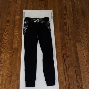 Black Never been worn ivivva leggings